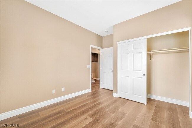 Building Photo - 7616 Perla Del Mar Ave