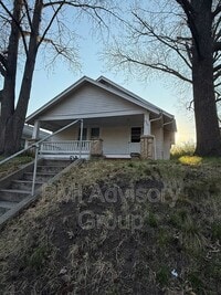 Building Photo - 1228 SW Woodward Ave