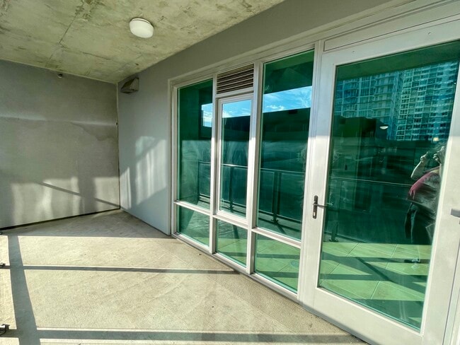 Building Photo - 1080 Park Blvd