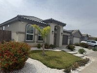 Building Photo - Welcome Home! Madera 3 Bedroom 2 bathroom with Solar