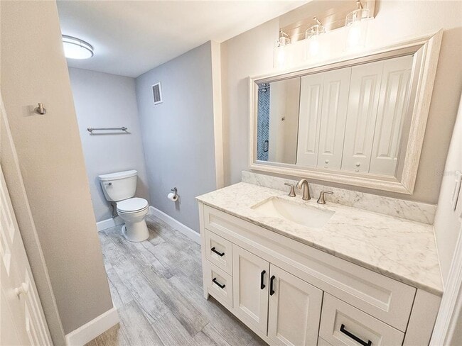 Building Photo - 5900 Shore Blvd S