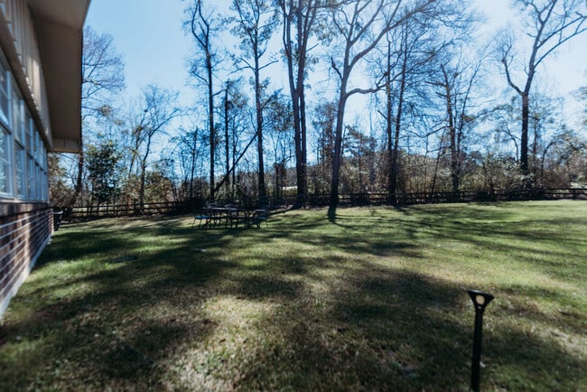 Building Photo - 230 Myers Ln