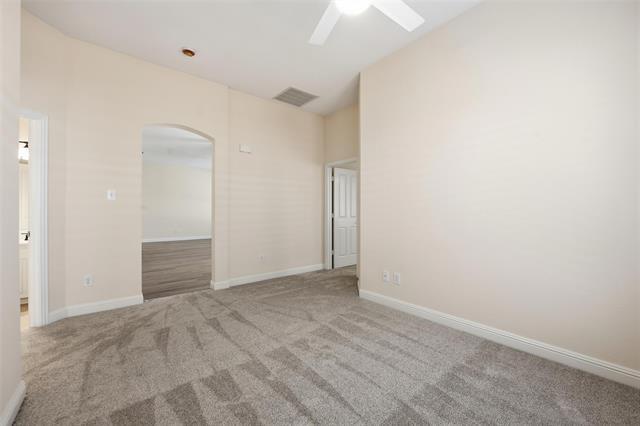 Building Photo - 2729 Pinehurst Dr