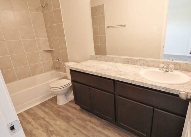 Building Photo - 4335 Almeda Meadows Dr