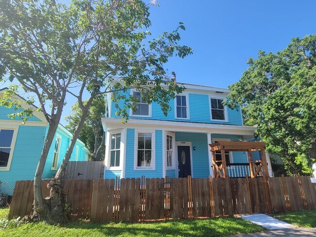 Building Photo - 3919 Avenue O