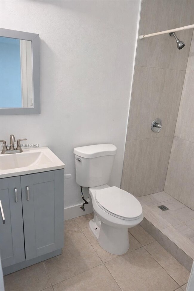 Building Photo - 221 NE 40th St