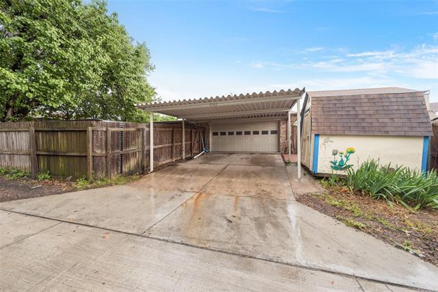 Building Photo - 2623 Fallcreek Dr