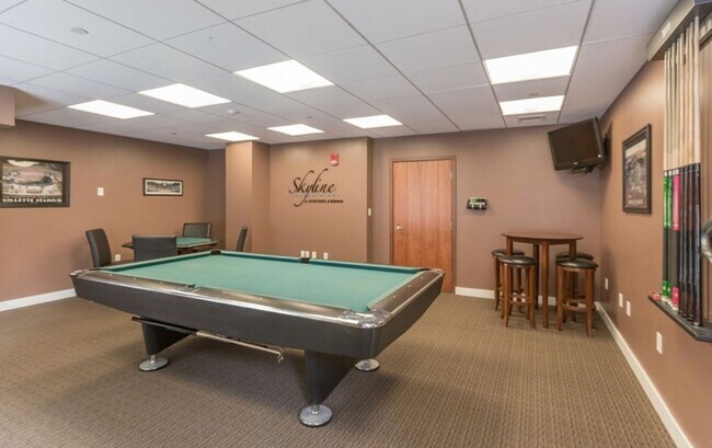 Building Photo - Spacious 2 bed 2 bath!
