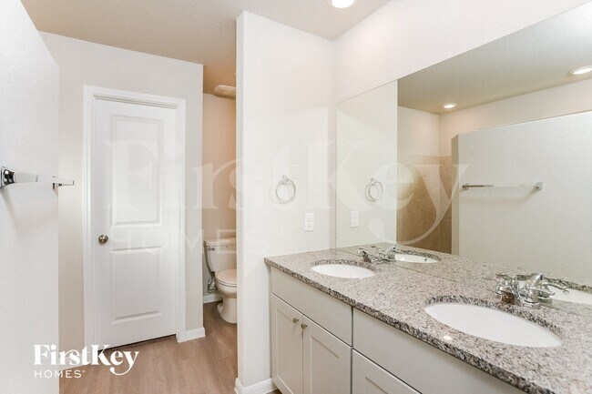 Building Photo - 14918 Bog Mill