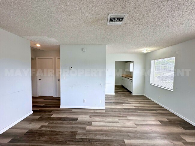 Building Photo - 4523 Gulfstream Rd