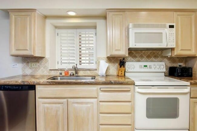 Building Photo - 2 bedroom in La Jolla CA 92037