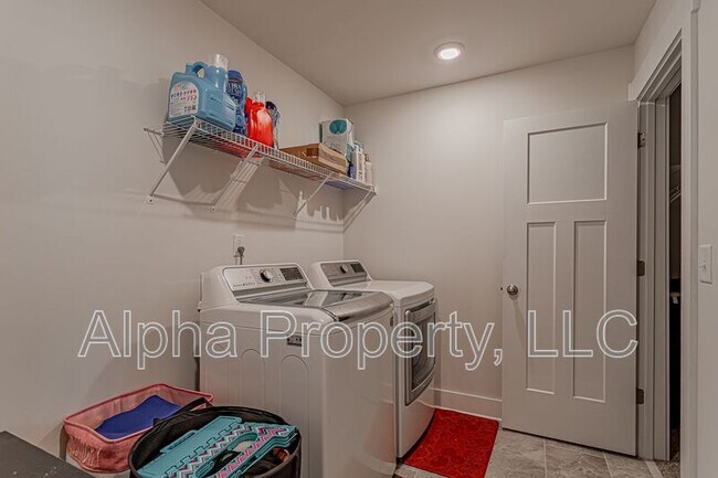 Building Photo - 126 Pewter Cir