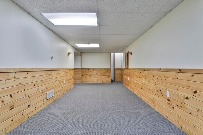 Building Photo - 98 Barbara Ln