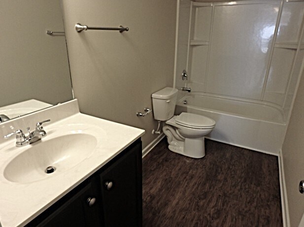 Building Photo - 248 Rolling Meadows Dr