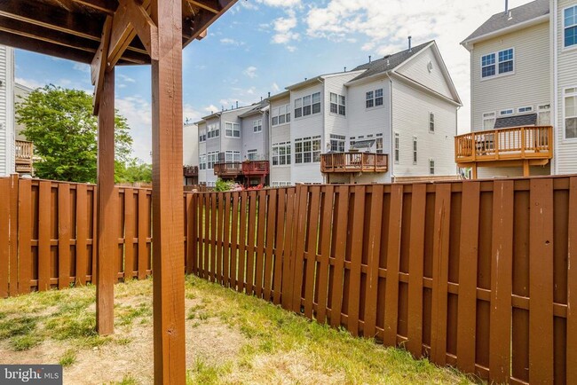 Building Photo - 7355 Bloomington Ct