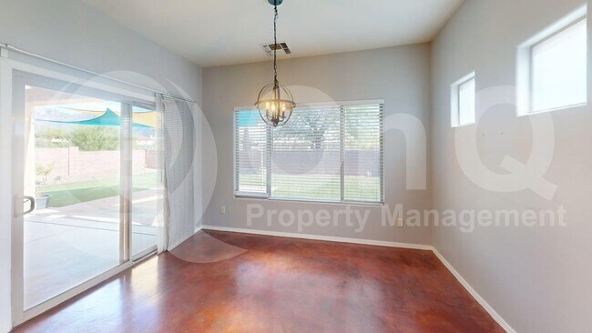 Building Photo - 1419 W Red Creek Dr
