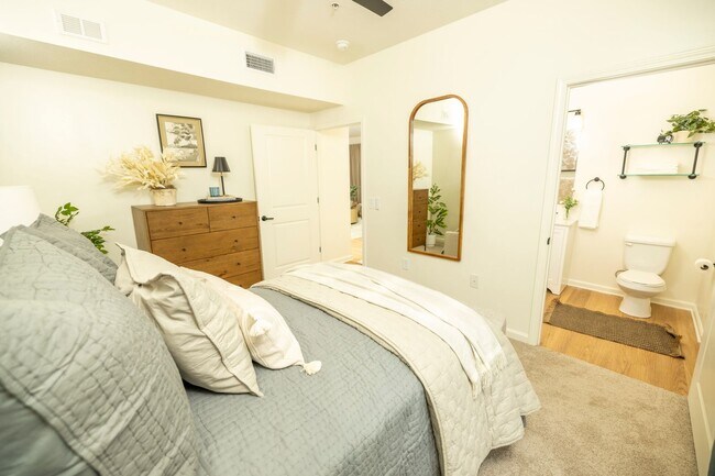 Building Photo - 5 Points Condominium