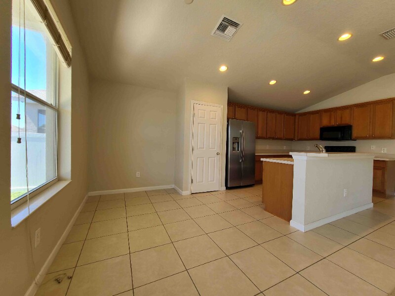 Building Photo - 5598 SW 39th St