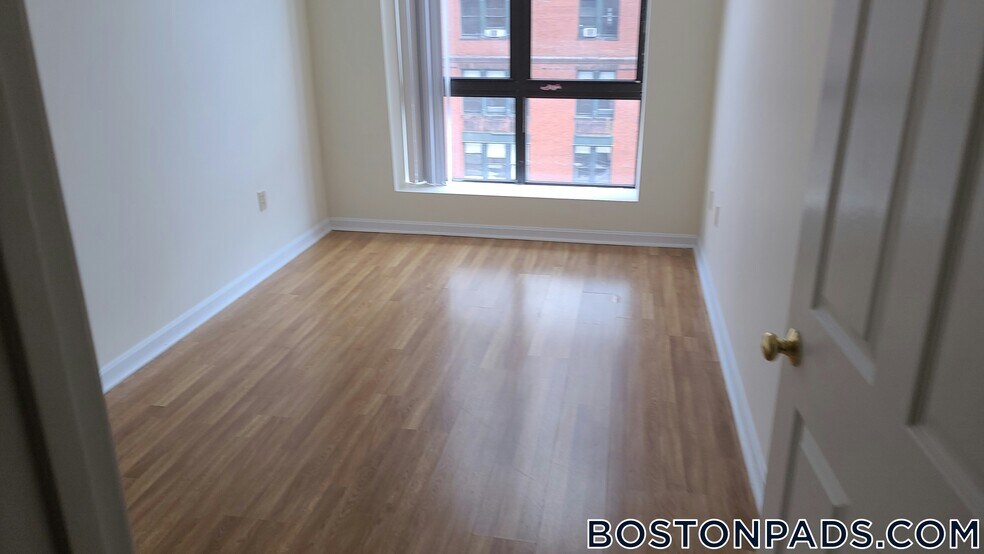 Building Photo - 81 Essex St