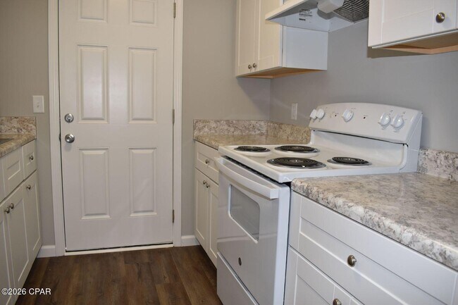 Building Photo - 4006 E 11th St