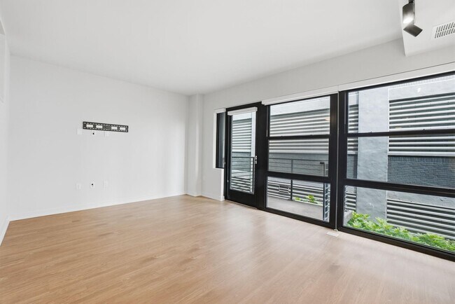 Building Photo - 1625 Eckington Pl NE
