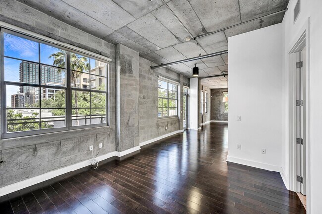 Building Photo - 411 NW 1st Ave