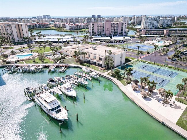 Building Photo - 7910 Sun Island Dr S