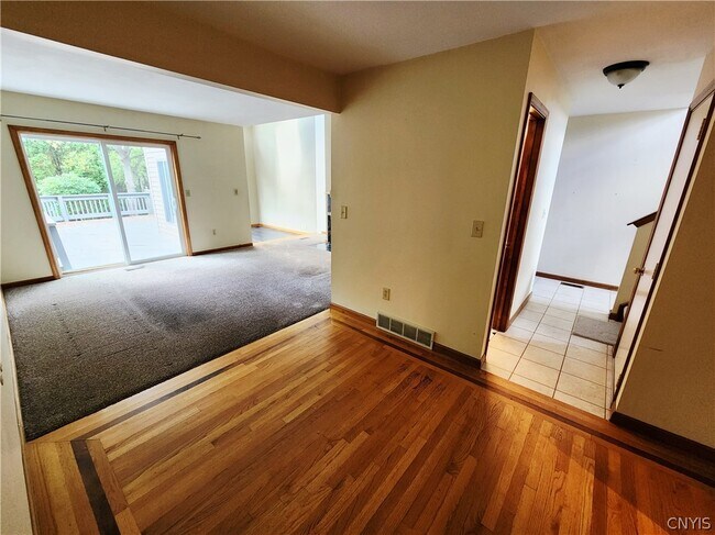 Building Photo - 8214 Honeysuckle Dr