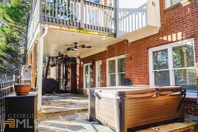 Building Photo - 1127 Ashton Bluff Dr NE