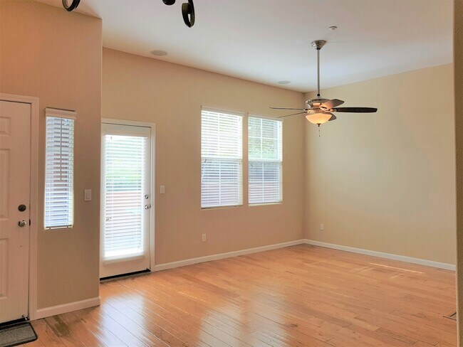 Building Photo - 79 Meritage Common