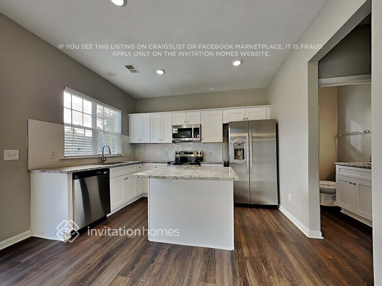 Building Photo - 11027 Holm Oak Pl