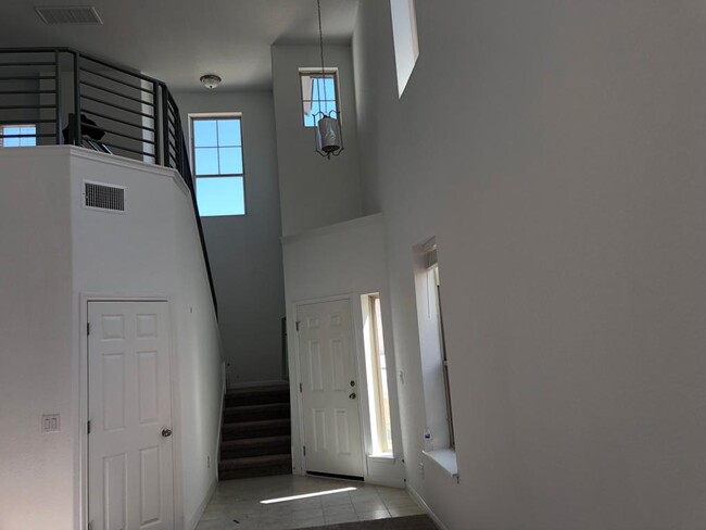 Building Photo - 436 Arrowhead Vine St