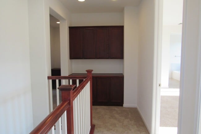 Building Photo - Gorgeous 4 Bed/2.5 Bath in Perfect Pittsburg Location