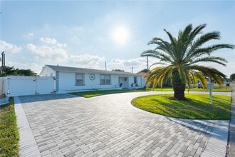 Building Photo - 6390 Plunkett St