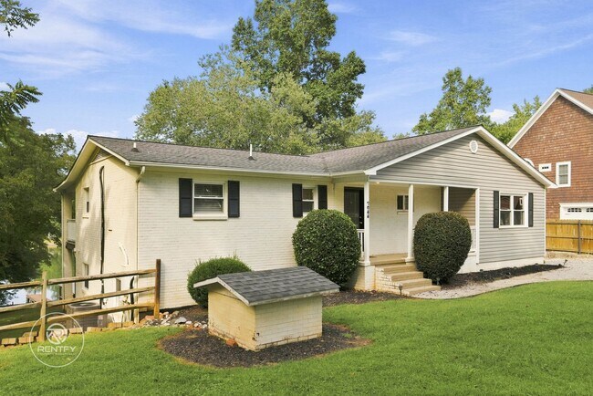 Building Photo - 7088 Wateredge Dr