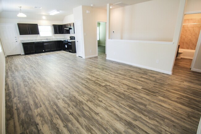 Building Photo - Evergreen Villas - 13147 Italian Cypress T...