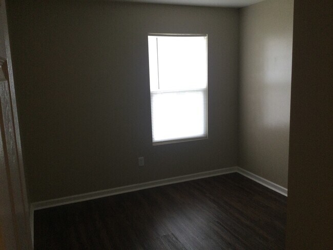 Building Photo - 1236 Saticoy Ct