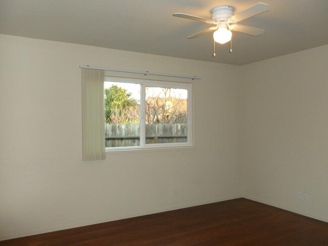 Building Photo - 437 Central Ct