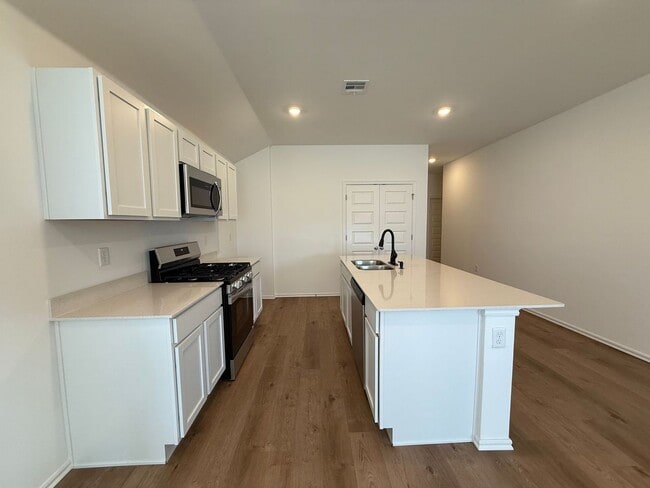 Building Photo - Brand New Spacious 4 Bedroom Home in Musta...