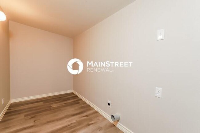 Building Photo - 4 Bedroom Pet-Friendly Home in San Antonio, TX with Main Street Renewal
