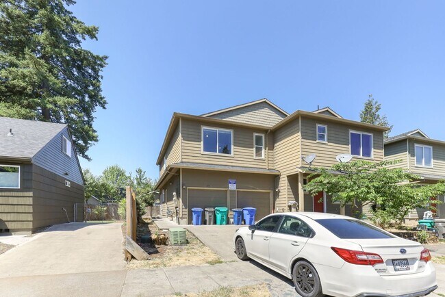 Building Photo - 3745-3749 SE 127th Place