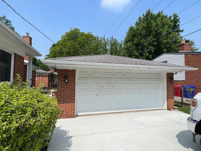 Building Photo - 3 Bedroom Home in Frasier