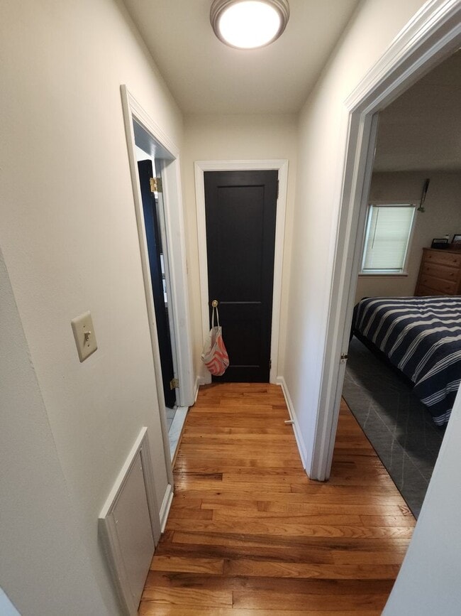 Building Photo - Great Location Conshy Apartment w/Central ...