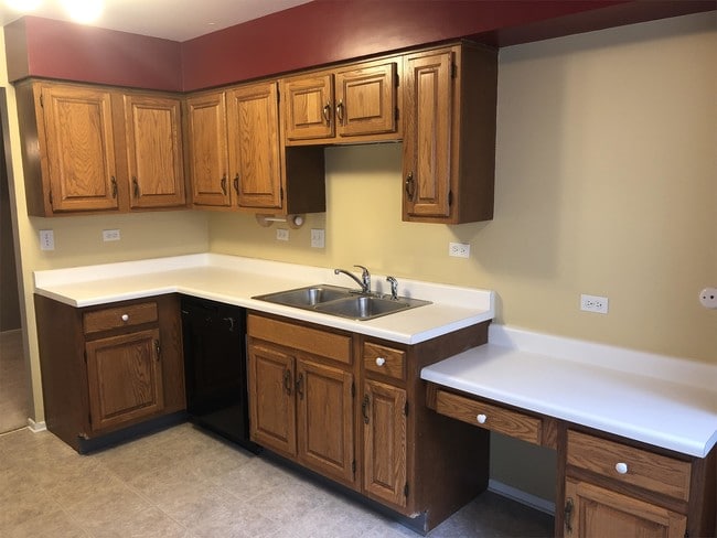 Building Photo - 37 Creekside Cir