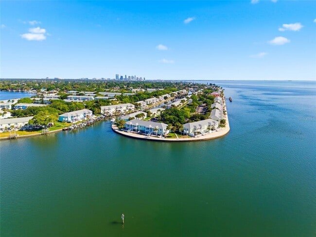 Building Photo - 5280 Coquina Key Dr SE