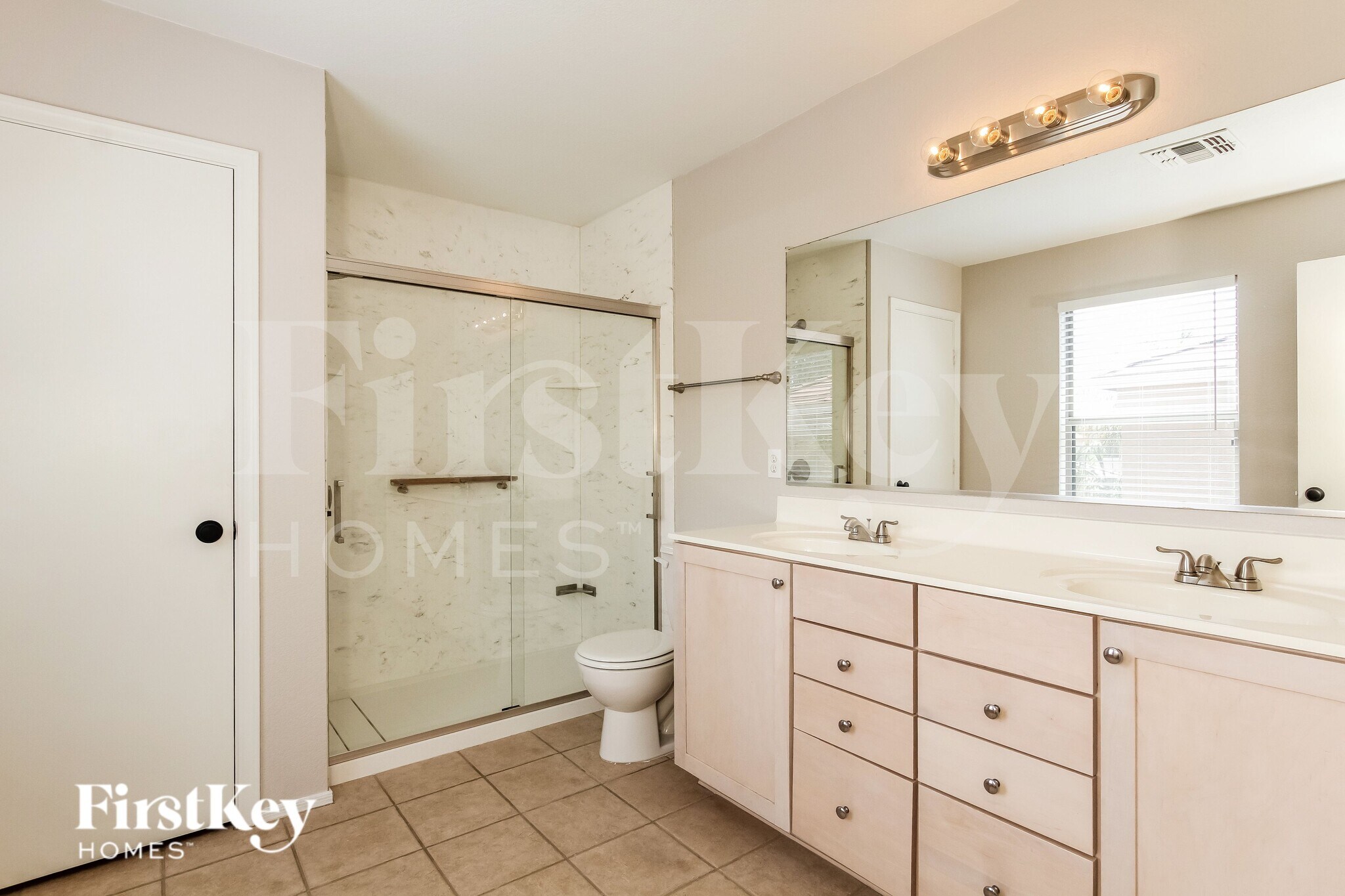 Building Photo - 2127 S Luther