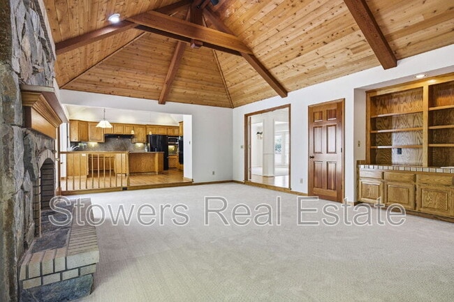 Building Photo - 618 Banister Ln