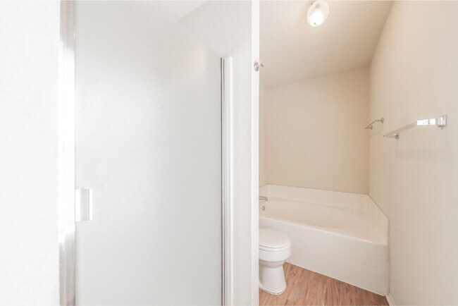 Building Photo - 10325 Bear Hollow Dr