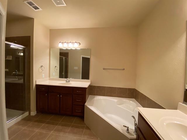 Building Photo - 255 Sherburne St