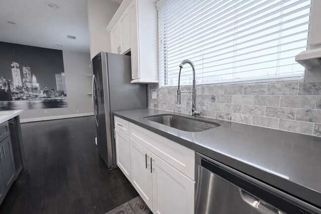 Building Photo - 10806 Warwana Rd